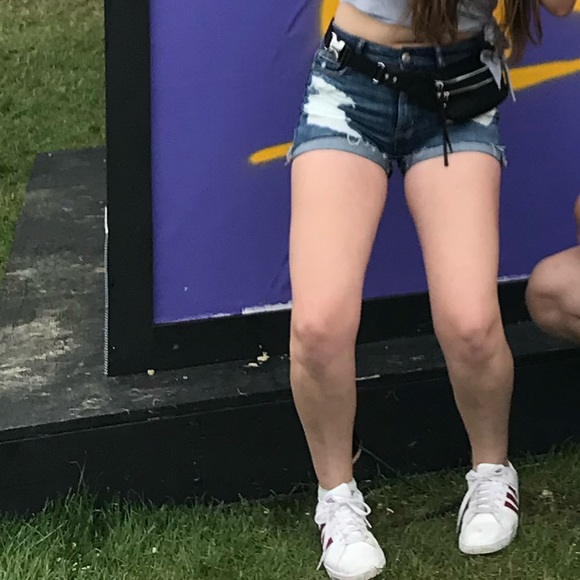 American eagle ripped jean shorts - Picture 4 of 4